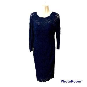 Cachet Women’s navy occasion dress. Scallop hem below knee. Fitted. Size 8